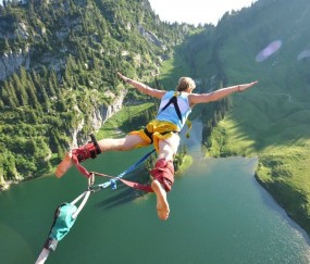 开云体育2026-奥斯梅恩用防守锁死摩纳哥，国际米兰五球狂胜展露獠牙