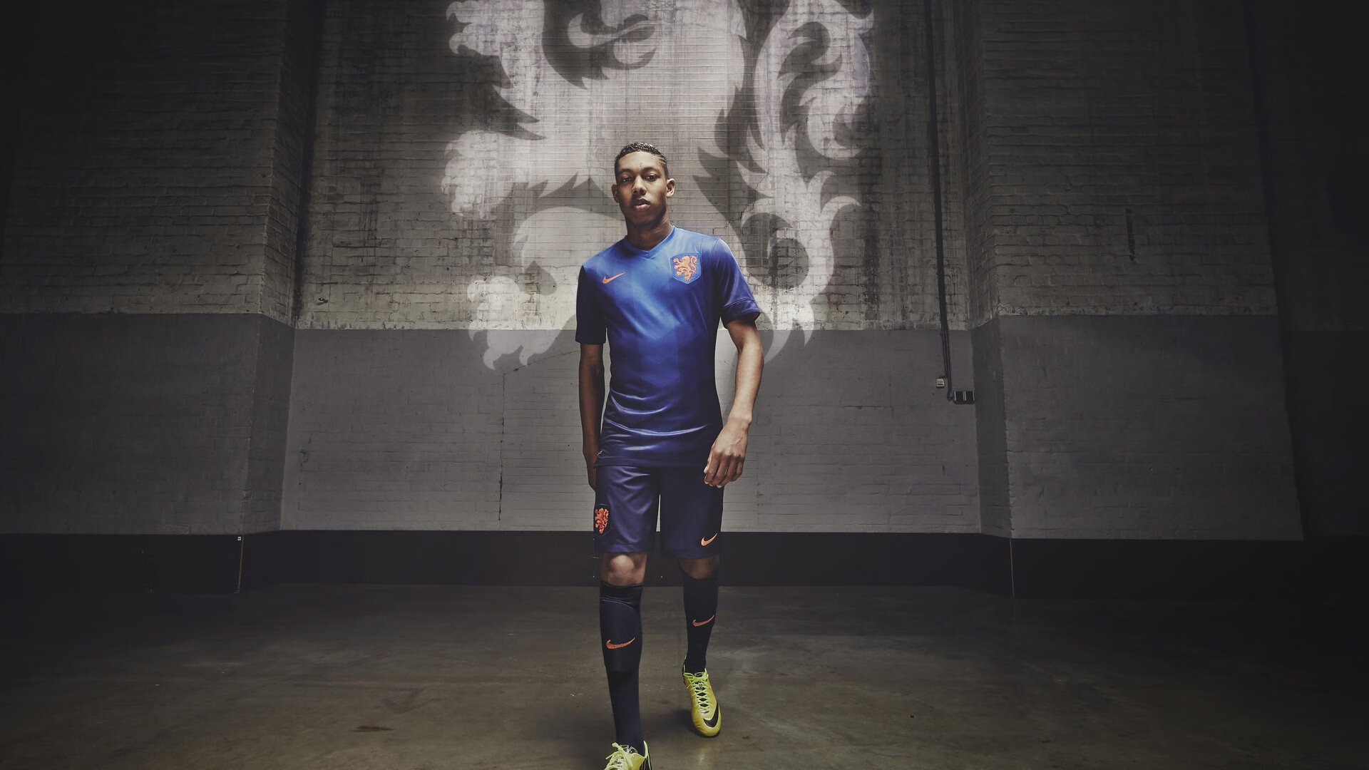 意甲焦点战之夜,凯恩末节接管比赛,诠释何为大场面先生