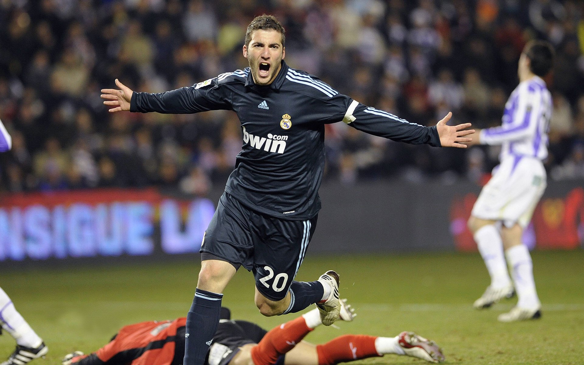 2026世界杯焦点战,塞维利亚加时鏖战,绝境中点燃南美足球新火种